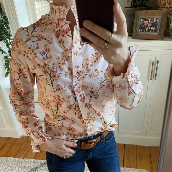 J.Crew ruffle neck floral shirt. - Picture 5 of 13